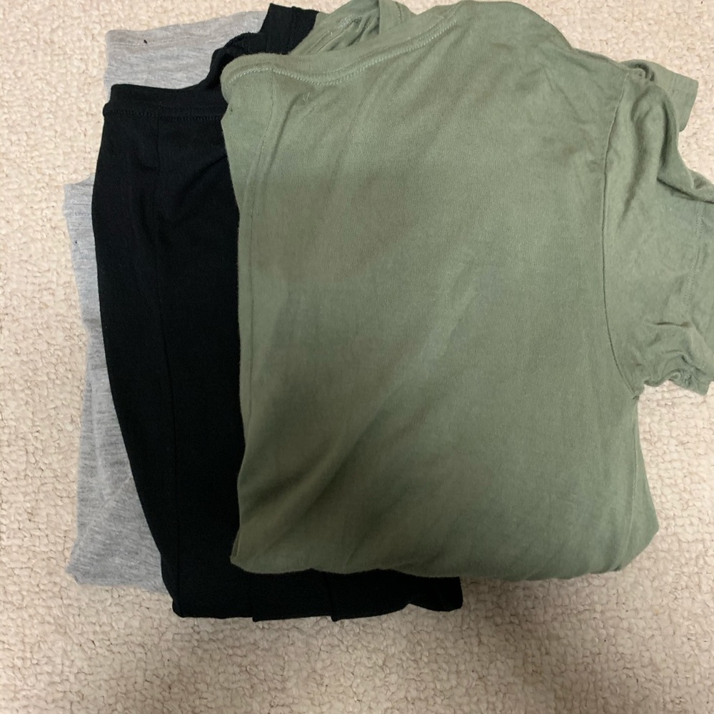 Set of 3 so soft v neck t shirts